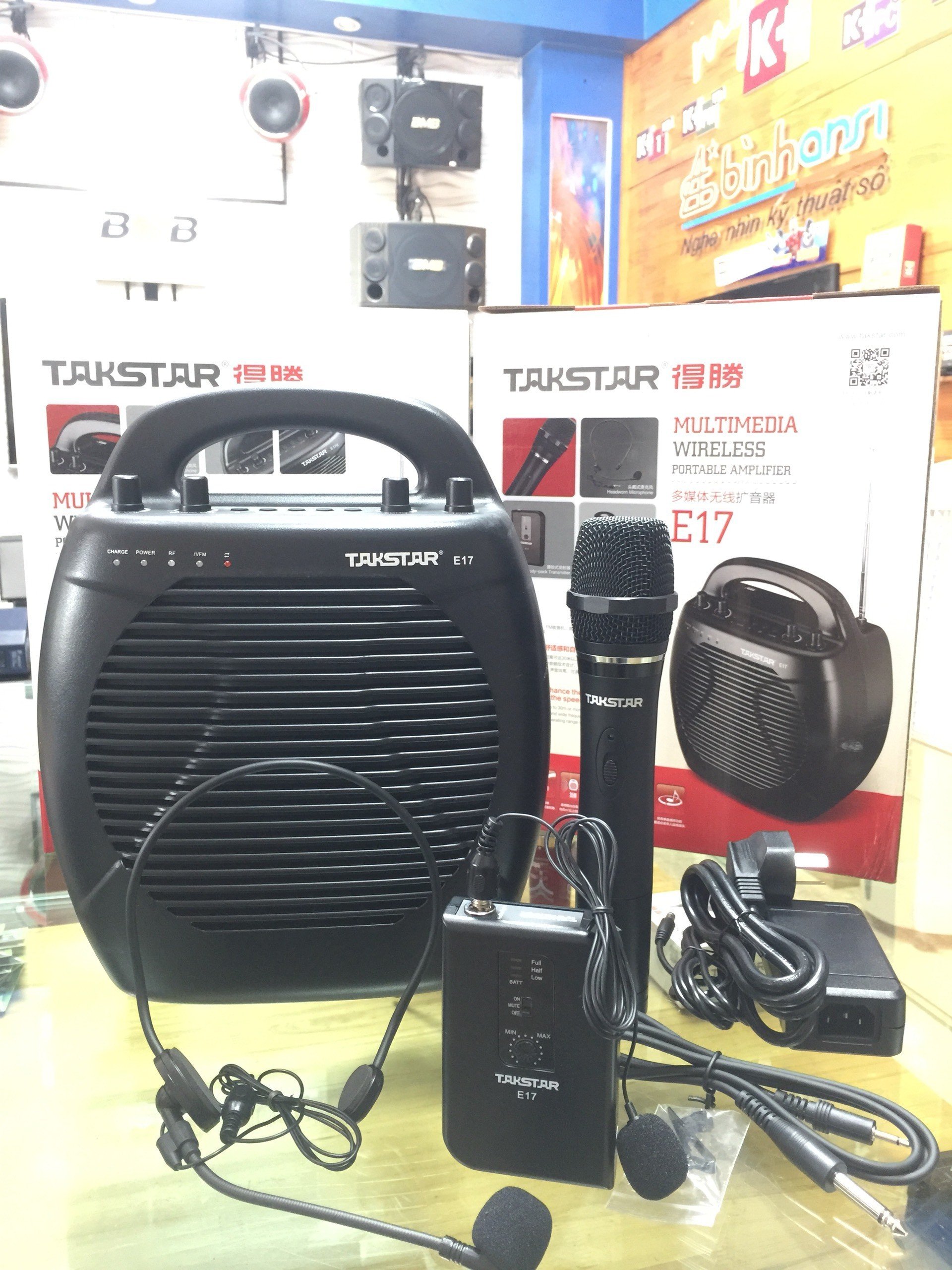 Loa trợ giảng Takstar E17