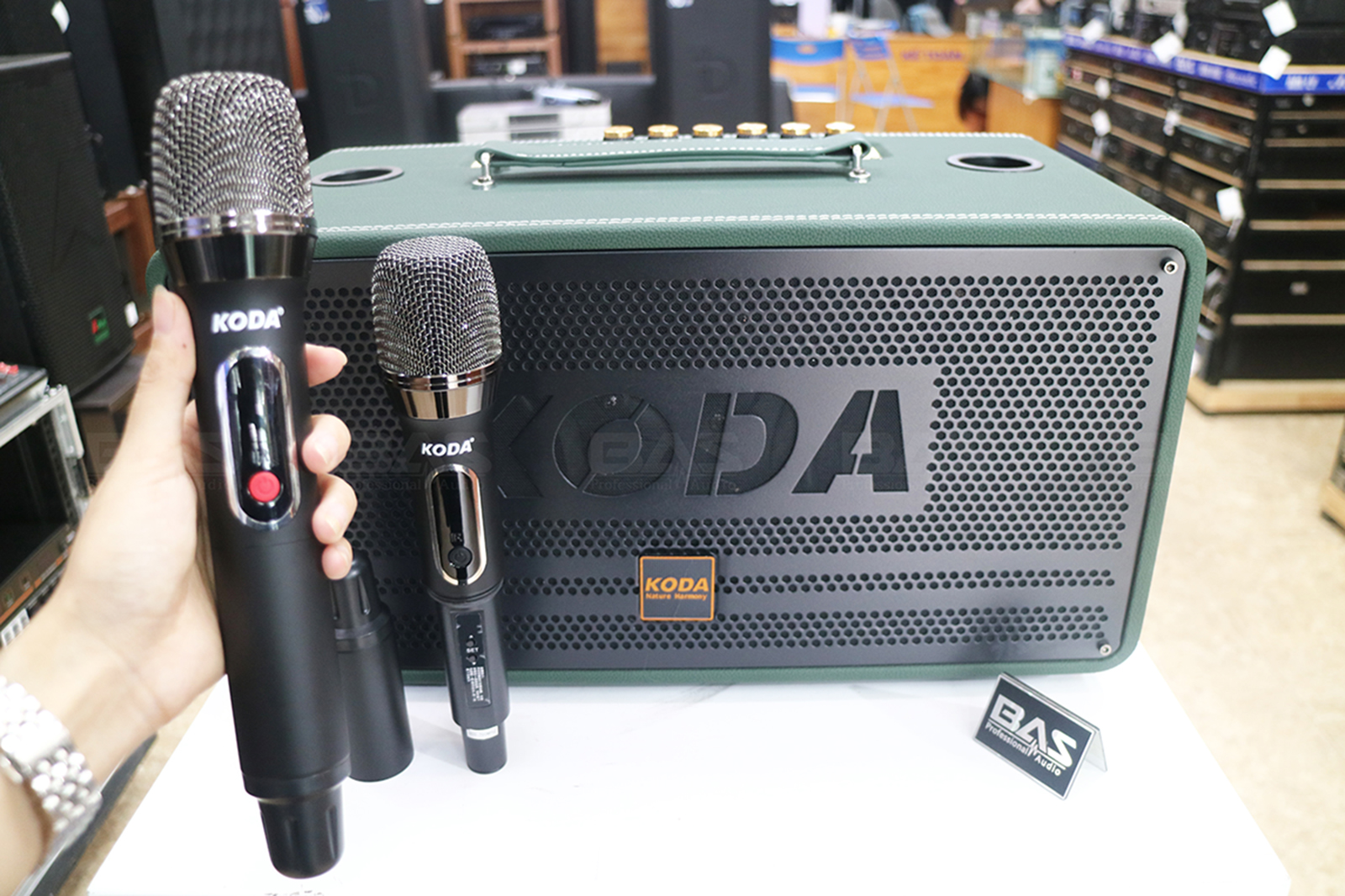 Loa di động KODA FUTURE 86, loa xách tay karaoke KODA xanh forest bass boot căng