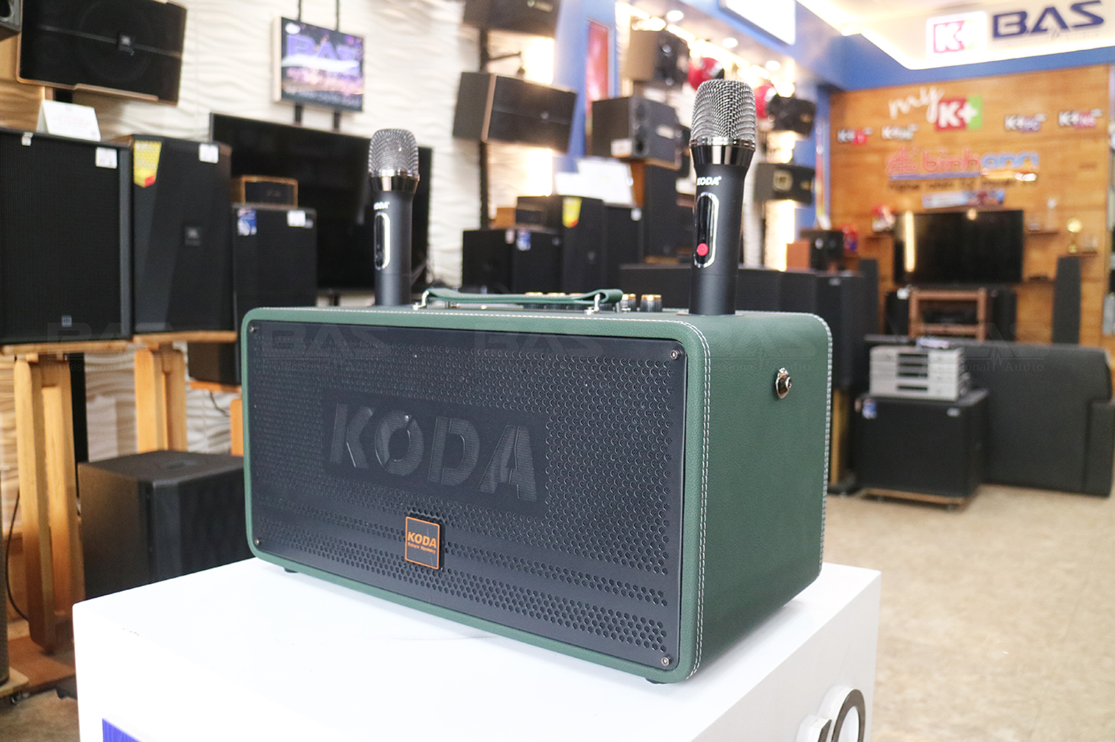 Loa di động KODA FUTURE 86, loa xách tay karaoke KODA xanh forest bass boot căng