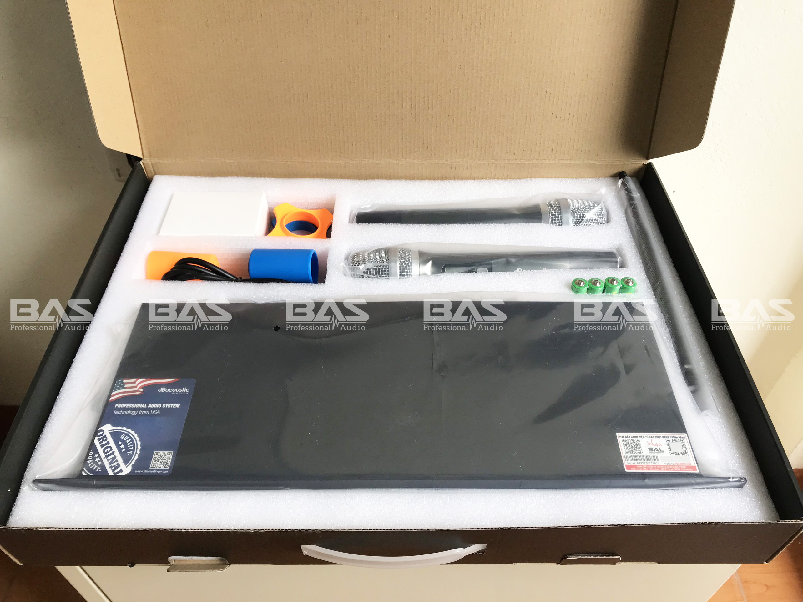 Micro dBacoustic 450 Lite, mic karaoke không dây cho dàn âm thanh gia đình