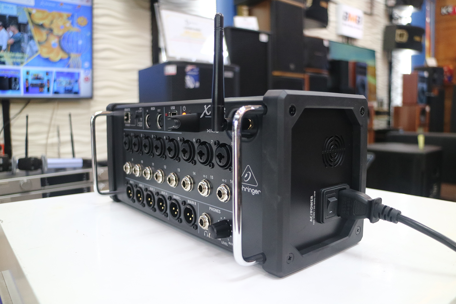 Mixer Behringer X Air XR16