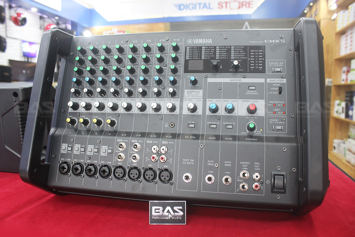 Mixer kèm công suất Yamaha EMX5