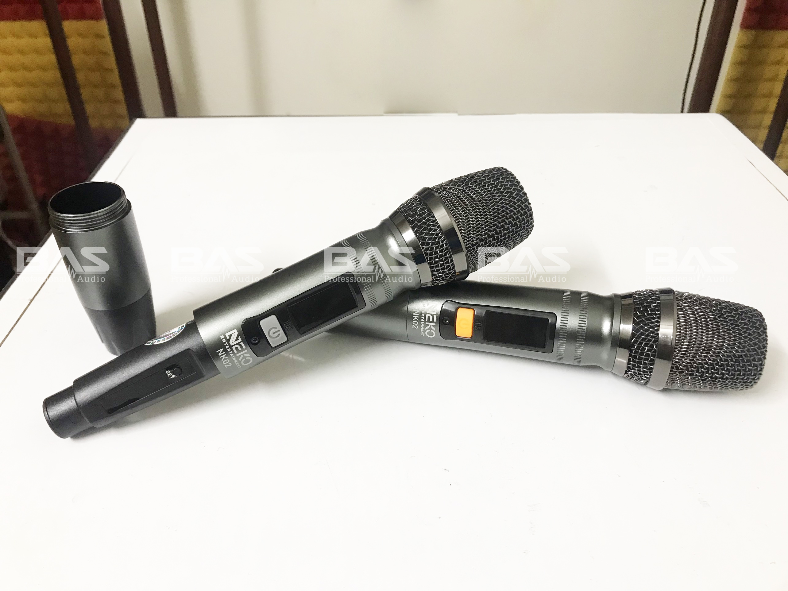 Loa karaoke xách tay NEKO NK02, loa karaoke bluetooth xách tay kèm 2 micro
