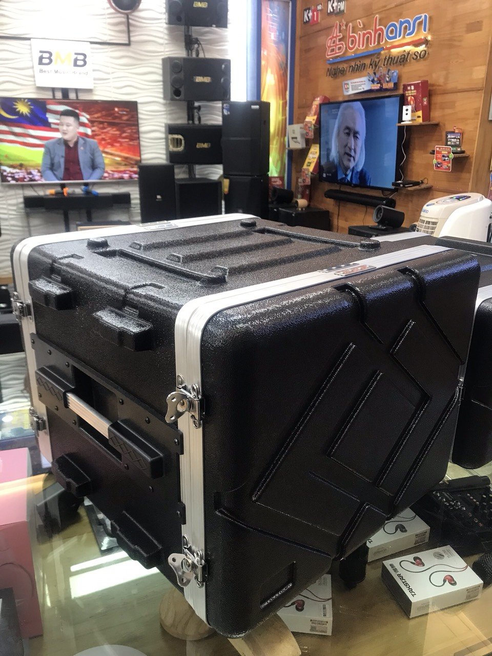 Tủ thiết bị âm thanh, tủ nhựa ABS 6U, 8U đựng thiết bị cho dàn karaoke