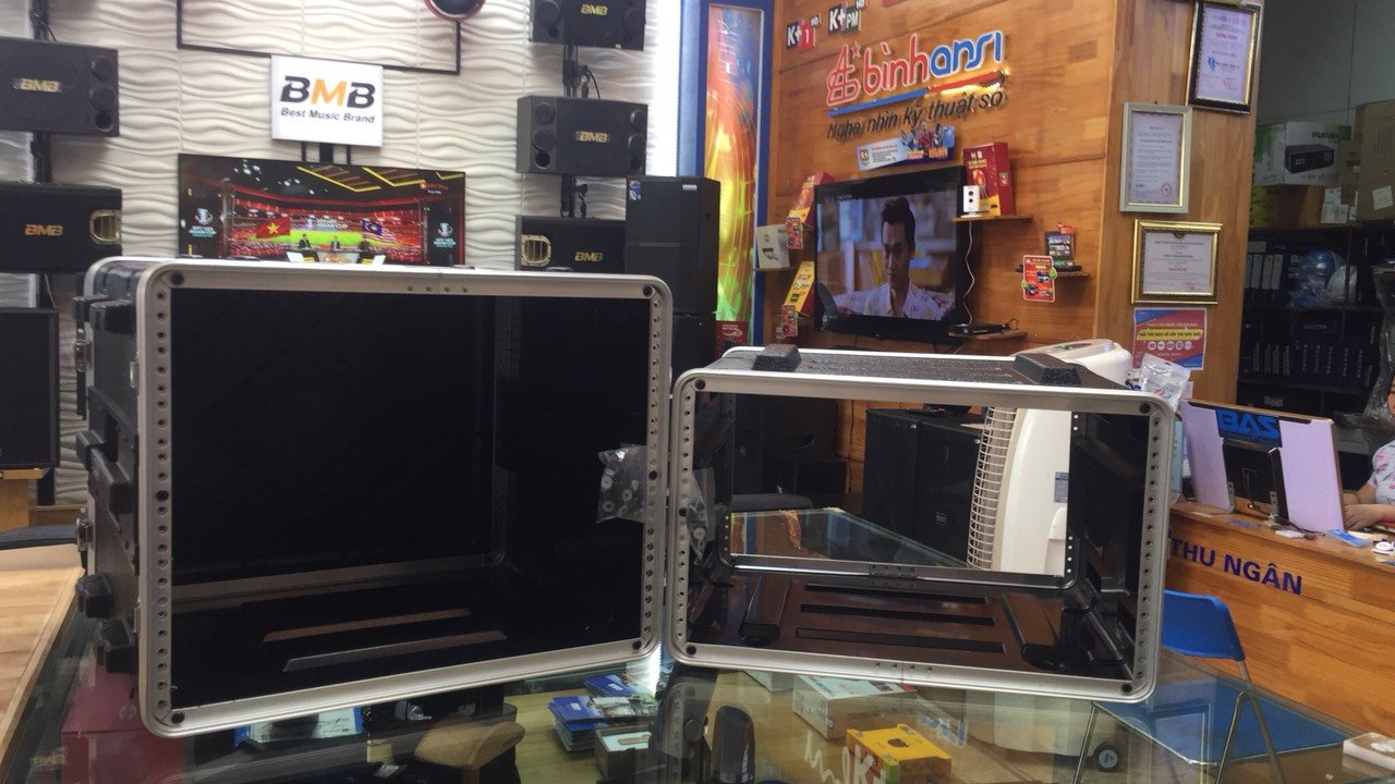 Tủ thiết bị âm thanh, tủ nhựa ABS 6U, 8U đựng thiết bị cho dàn karaoke