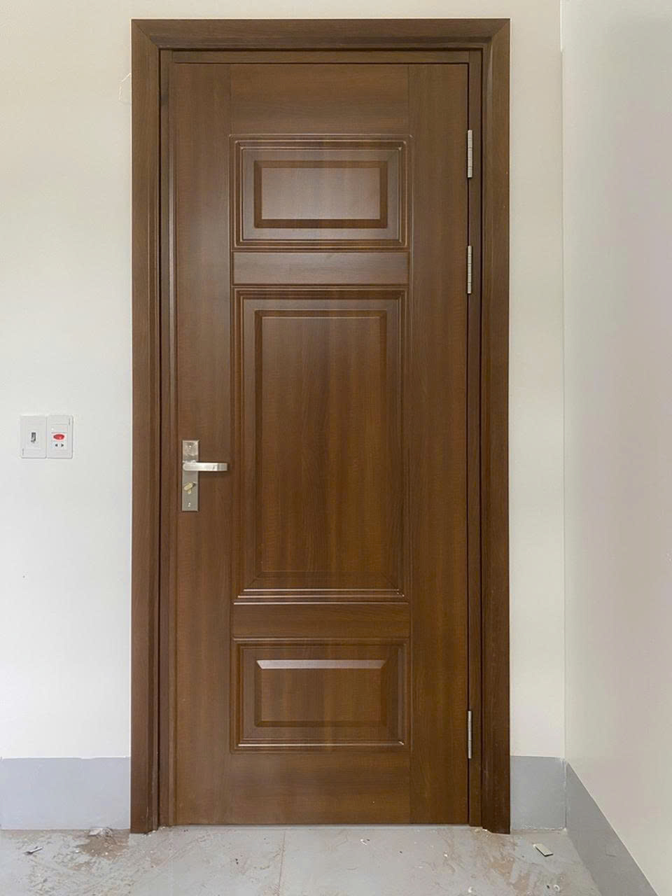 Cửa thép 1 cánh 3 ô pano
