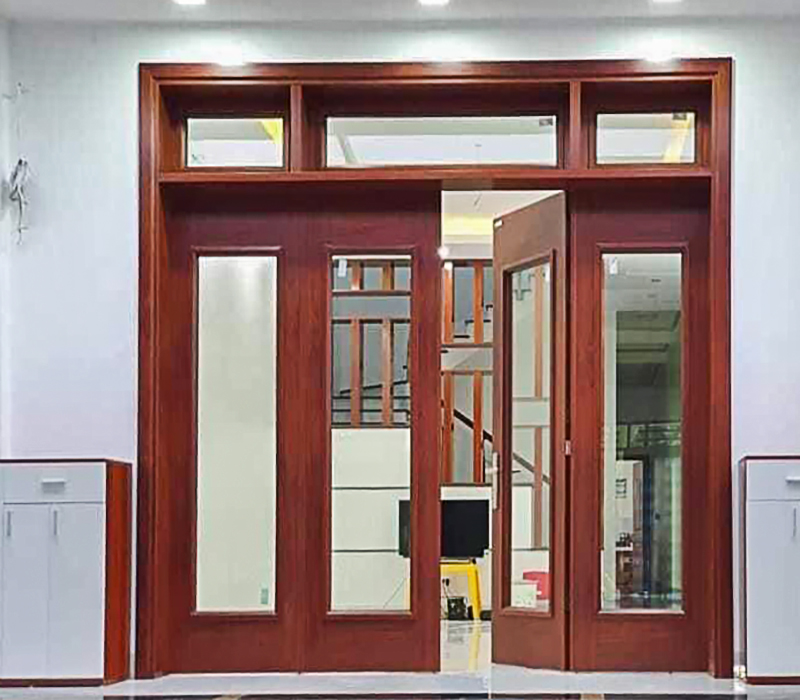 Cửa thép 2, 4 cánh kính