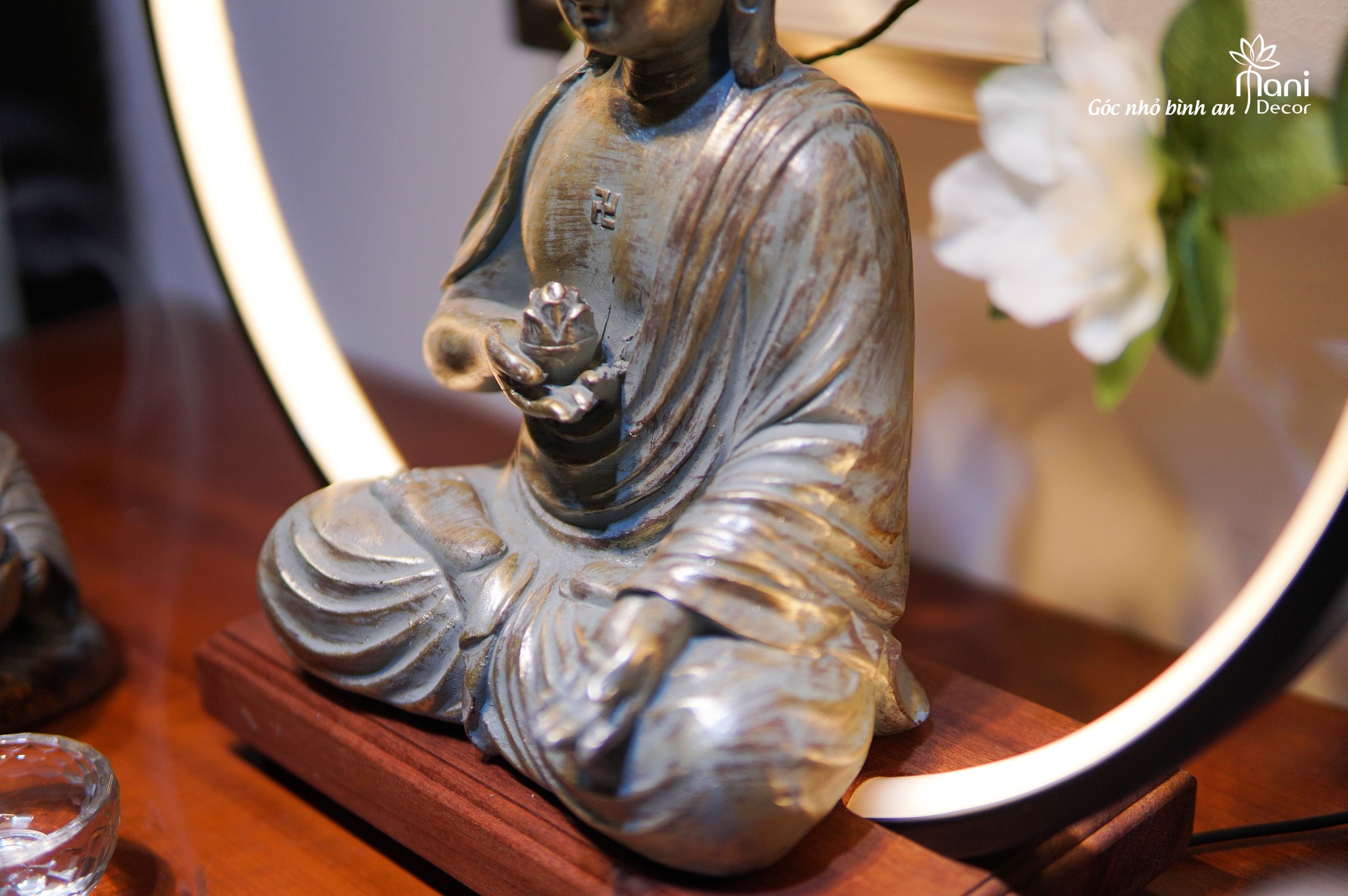 Set Đức Phật A Di Đà nâng Sen