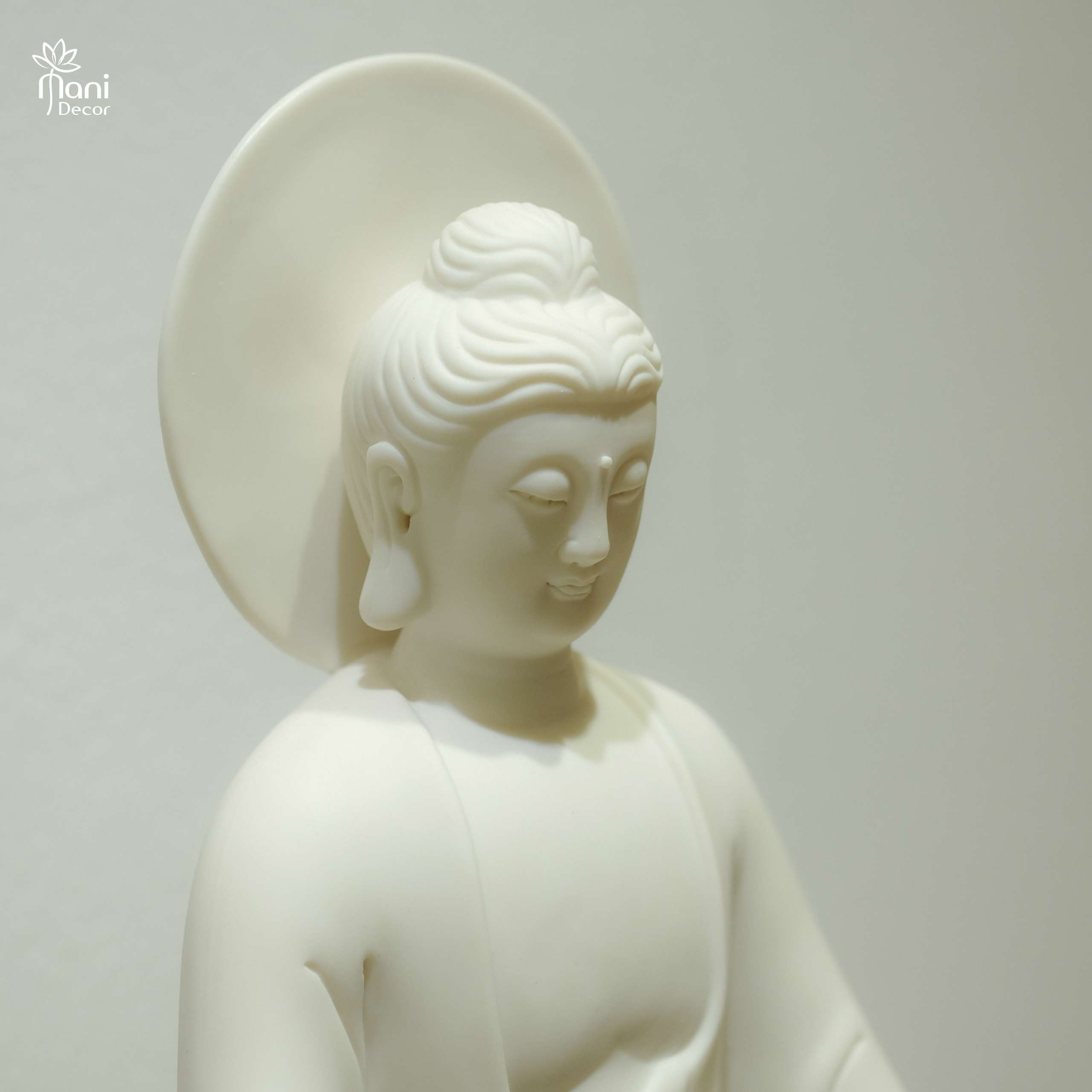 Đức Phật Thích Ca gốm trắng