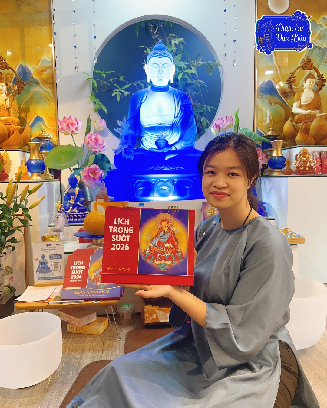 Lịch Trong Suốt Để Bàn 2026