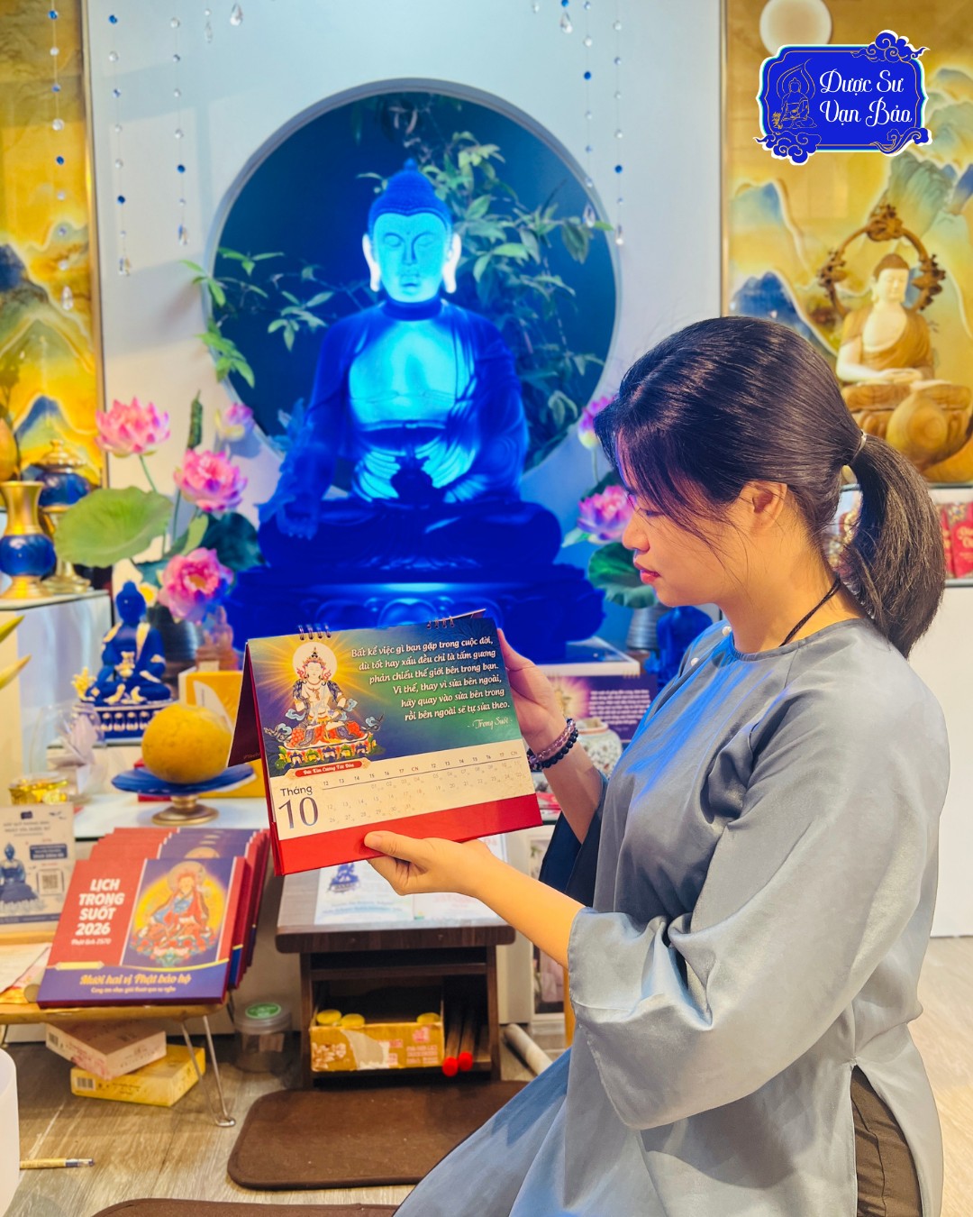 Lịch Trong Suốt Để Bàn 2026