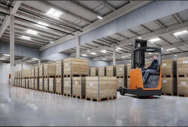 Vì sao doanh nghiệp Nhật Bản chỉ dùng xe nâng điện?