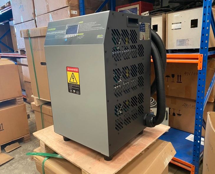 Bộ sạc ắc quy, pin lithium 80V- 200A hiệu EIKTO, hàng mới 100%