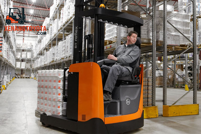 Sử dụng reach truck BT