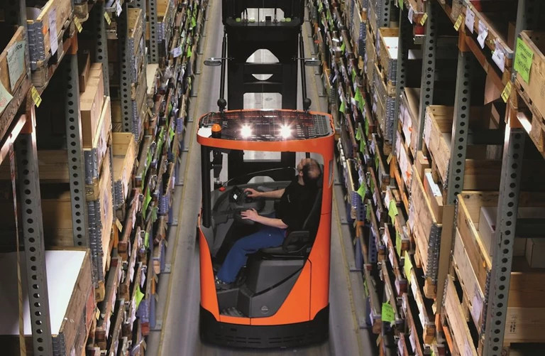 Xe nâng điện 3 chiều BT Vector 1.5t VNA Truck Toyota