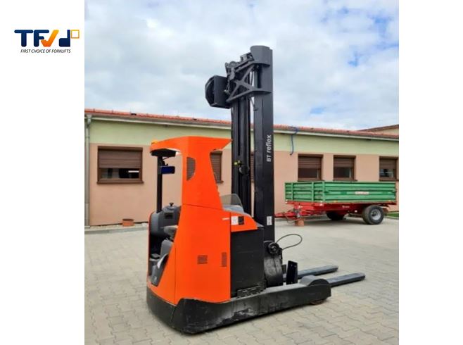 Xe nâng điện Reach Truck ngồi lái 1.2 tấn - 1.6 tấn Toyota 8FBRE