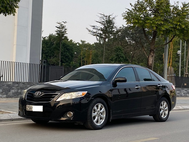 2011 Toyota Camry with 18x95 25 Rotiform Ccv and 21535R18 Delinte D7  Thunder and Coilovers  Custom Offsets