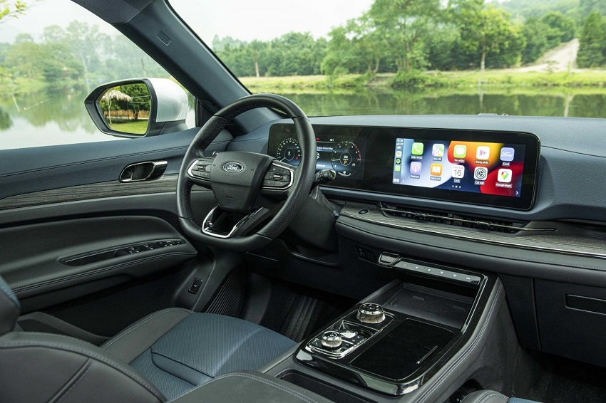 Khoang nội thất Ford Territory 2023 nổi bật với cặp màn hình kép 12 inch