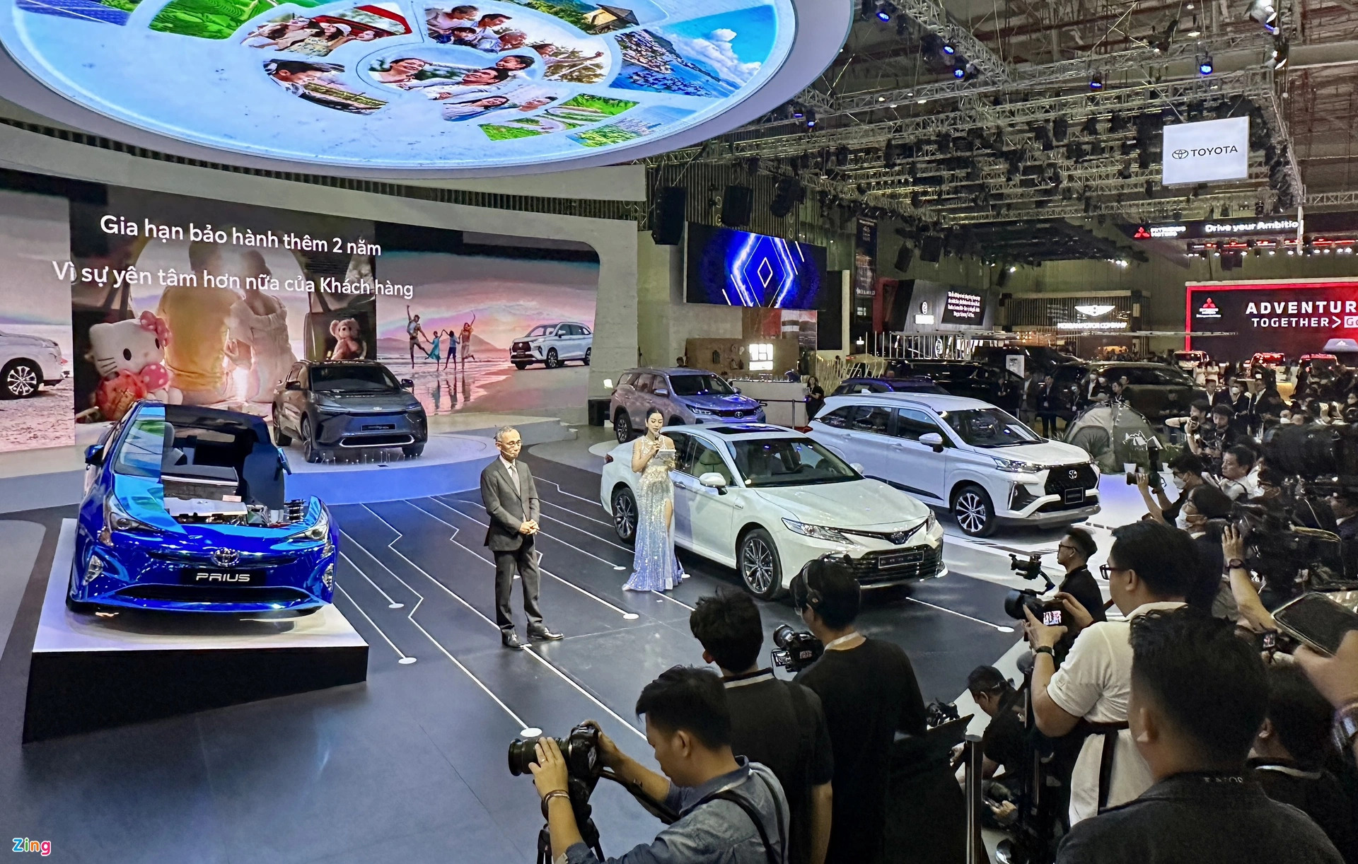 mẫu xe SUV điện Toyota bZ4X