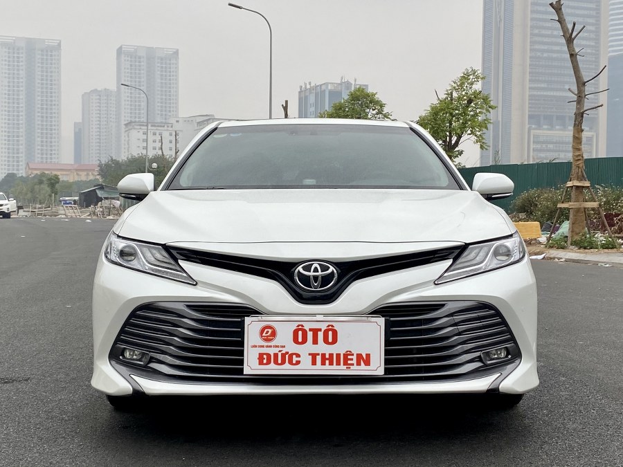Giá xe Toyota Camry 2020 mới lăn bánh đi kèm Khuyến mại