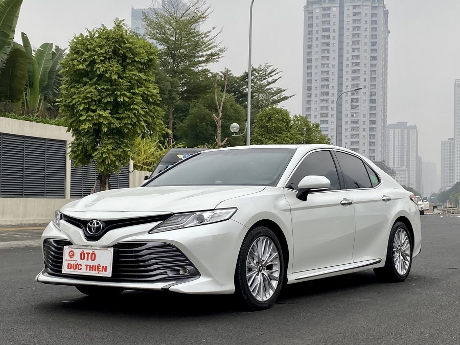 Bảng giá xe Toyota Camry tháng 52020 mới nhất