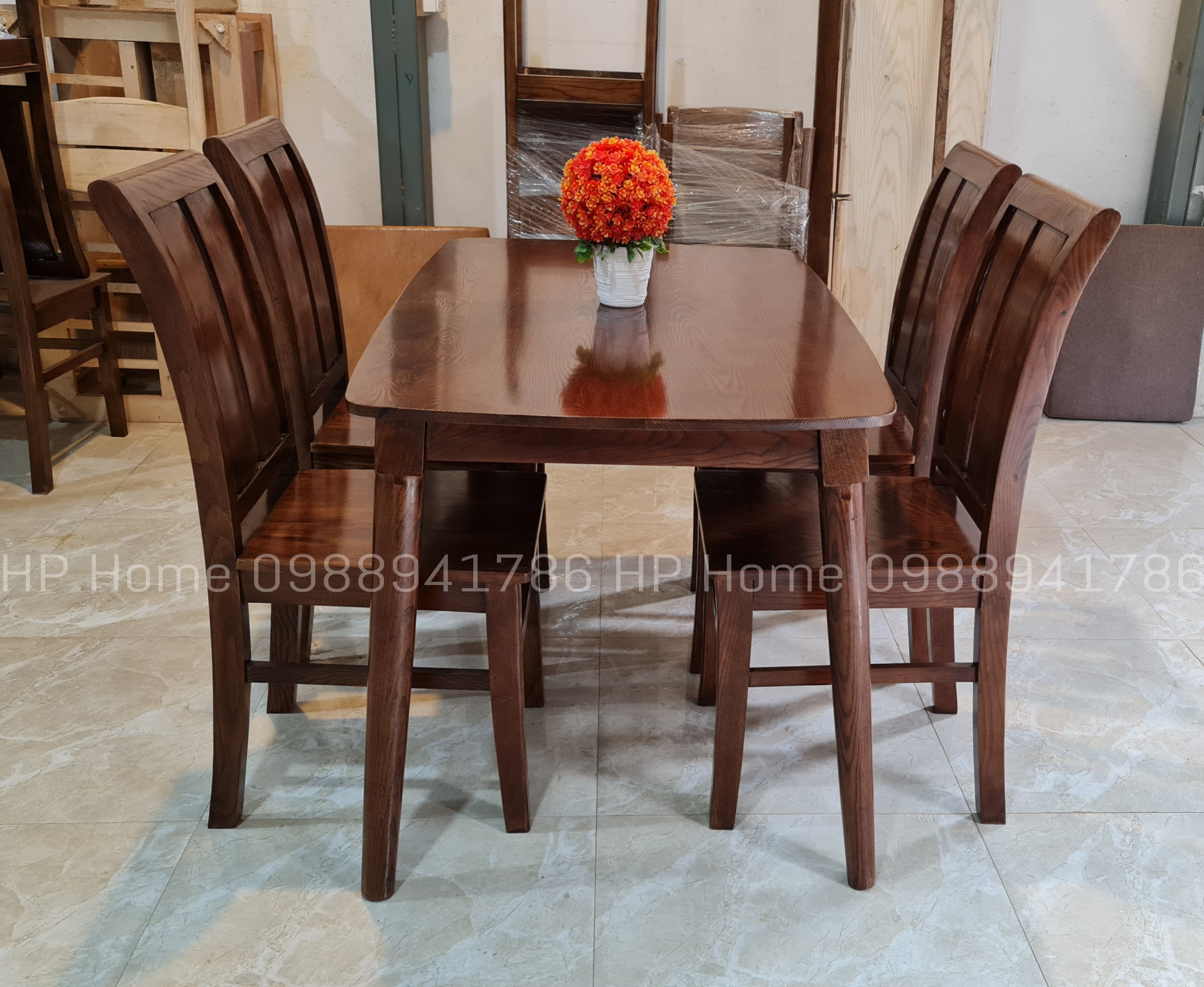 Bàn ăn chân chéo 4 ghế tựa cong gỗ sồi