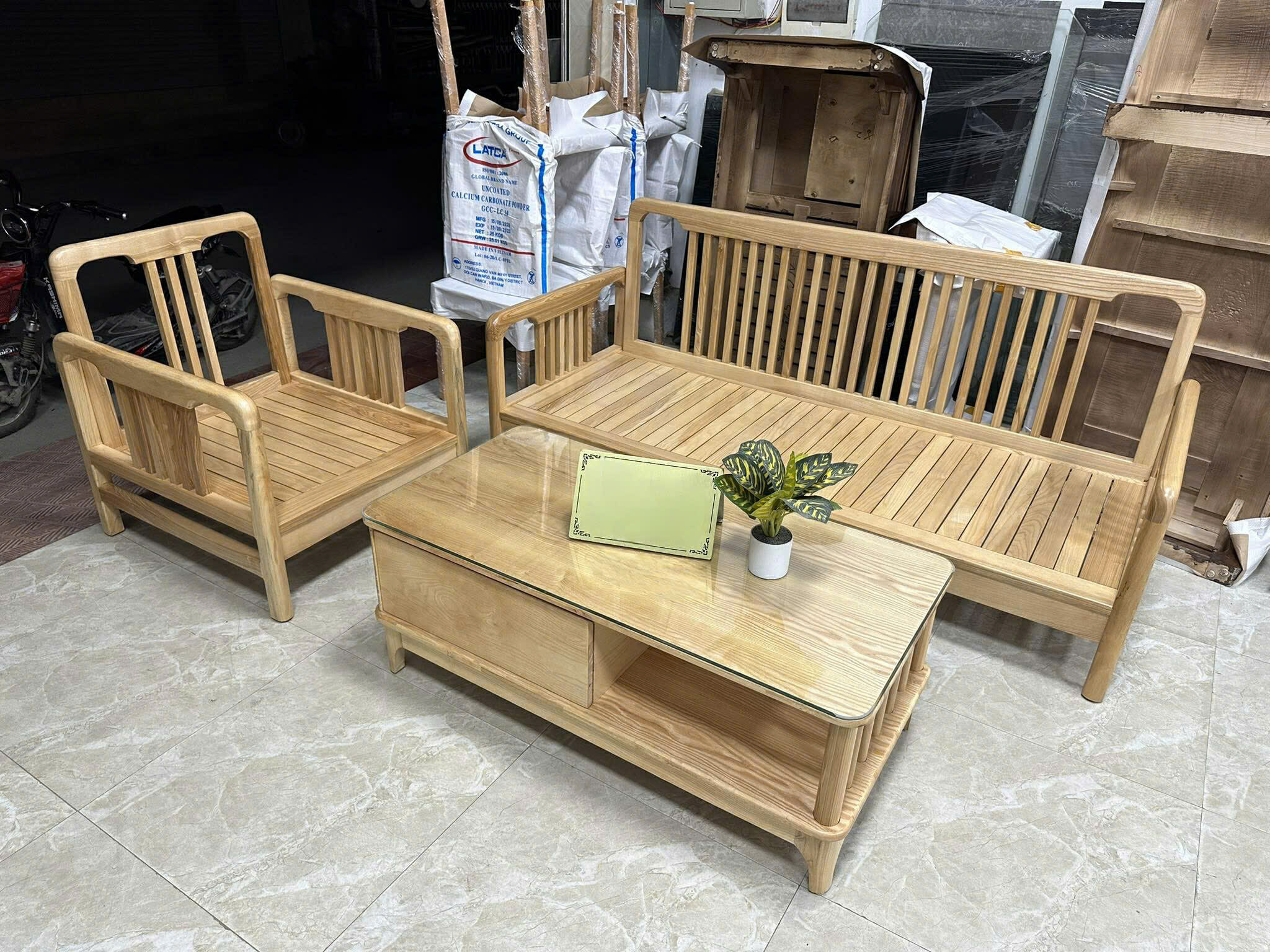 Sofa nan 3 chi tiết màu sáng( kèm đệm )