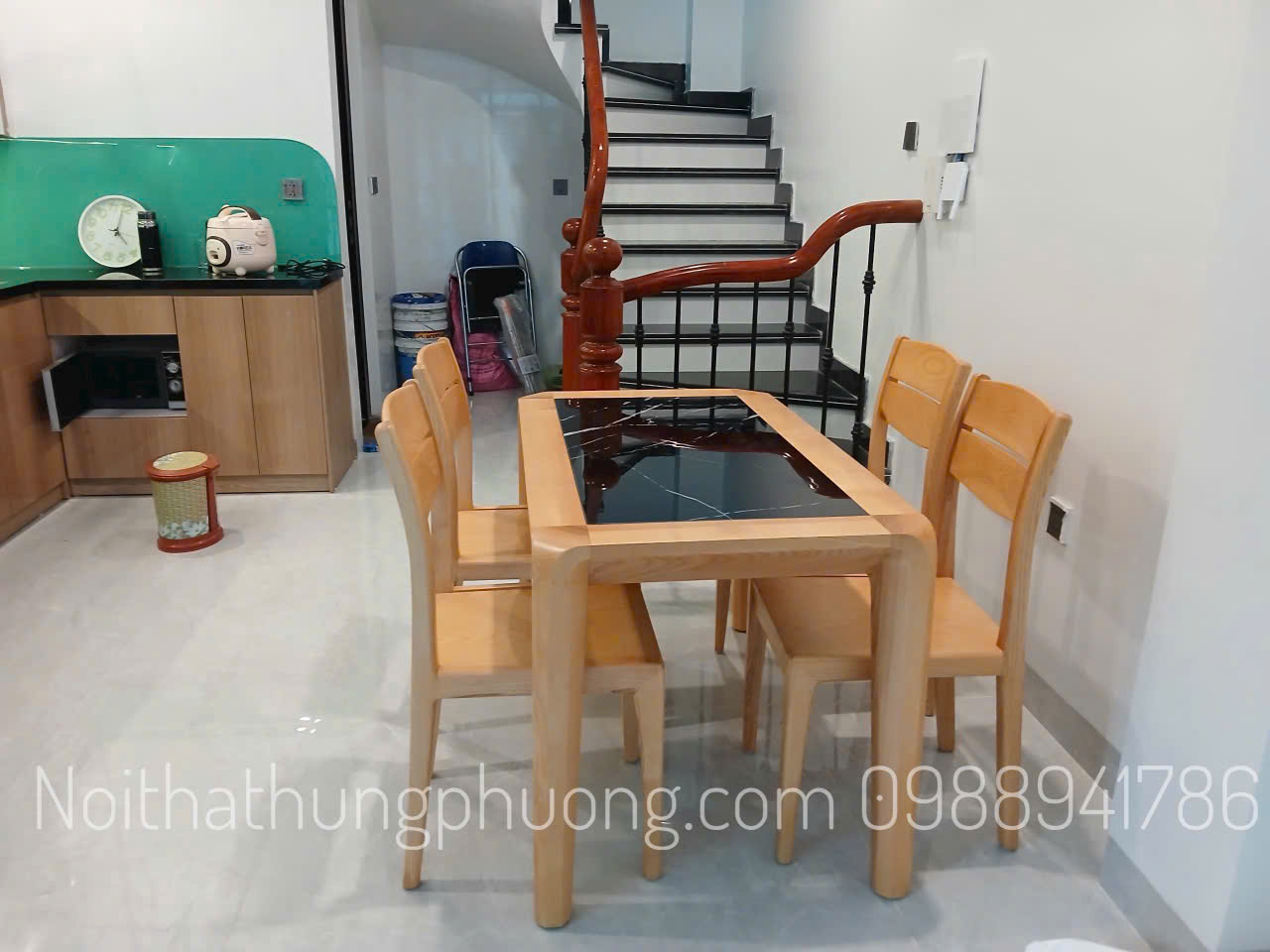 BÀN ĂN 4 GHẾ MÀU SÁNG - ĐÁ ĐEN