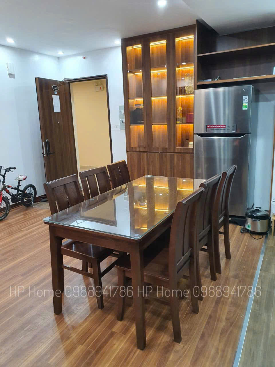 BÀN ĂN 6 GHẾ TỰA CAO