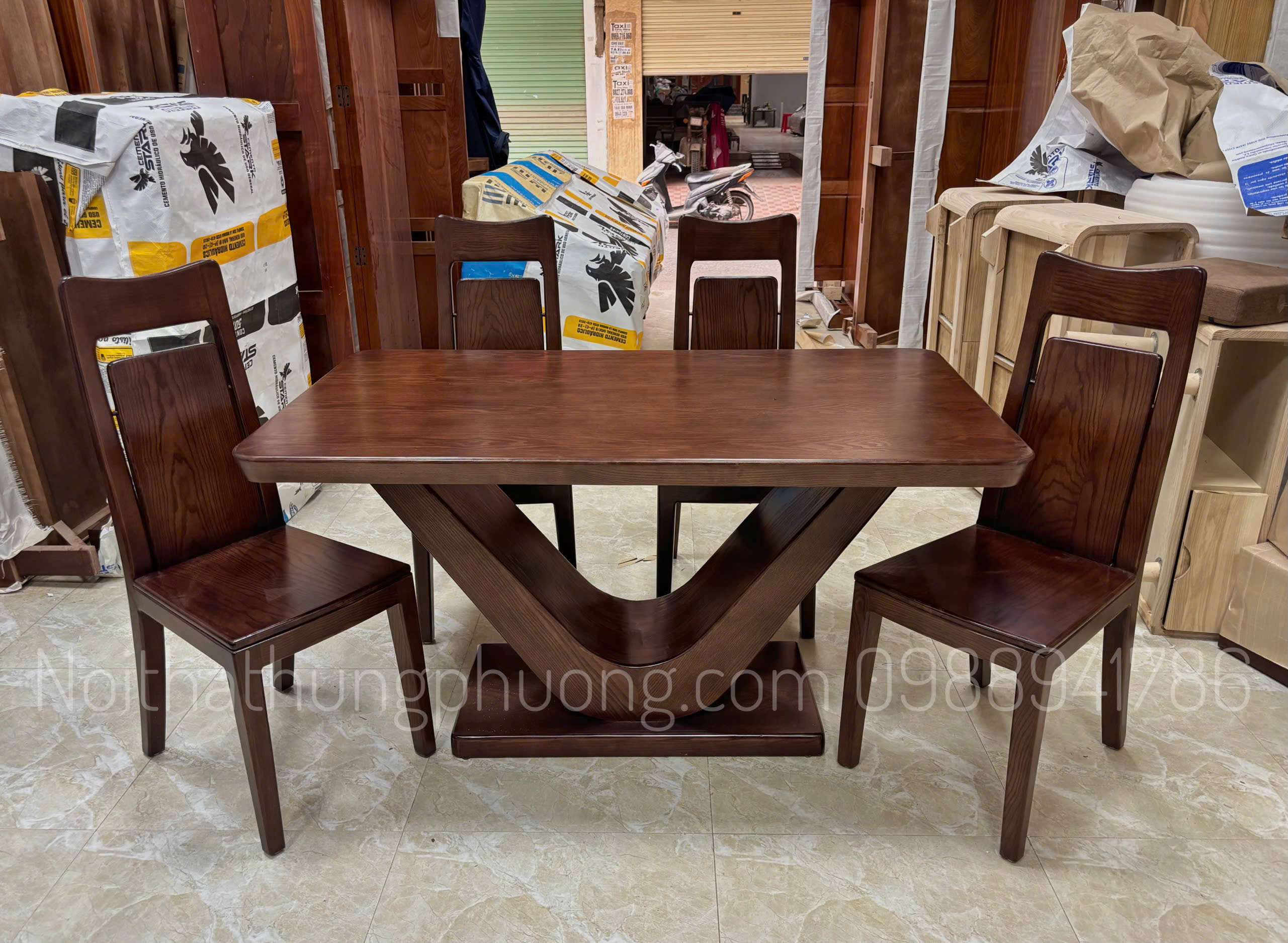 BÀN ĂN CHÂN V 4 GHẾ