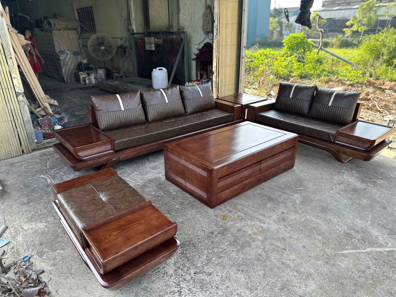 Sofa 2 văng cánh tiên bàn hộp 5 chi tiết ( kèm đệm da+ kính )