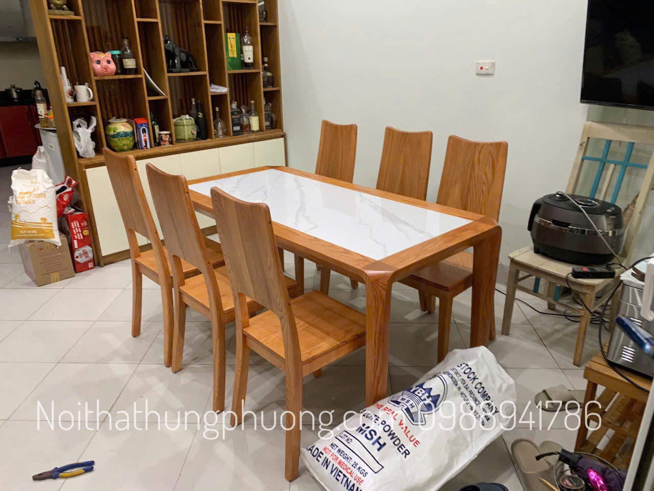 Bàn ăn 6 ghế , ghế ba tiêu sơn màu sáng ( kèm đá )