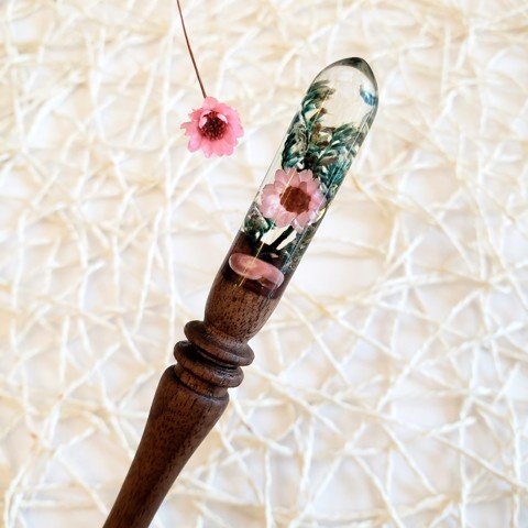 TRÂM CÀI TÓC TỪ GỖ- RESIN & HOA KHÔ