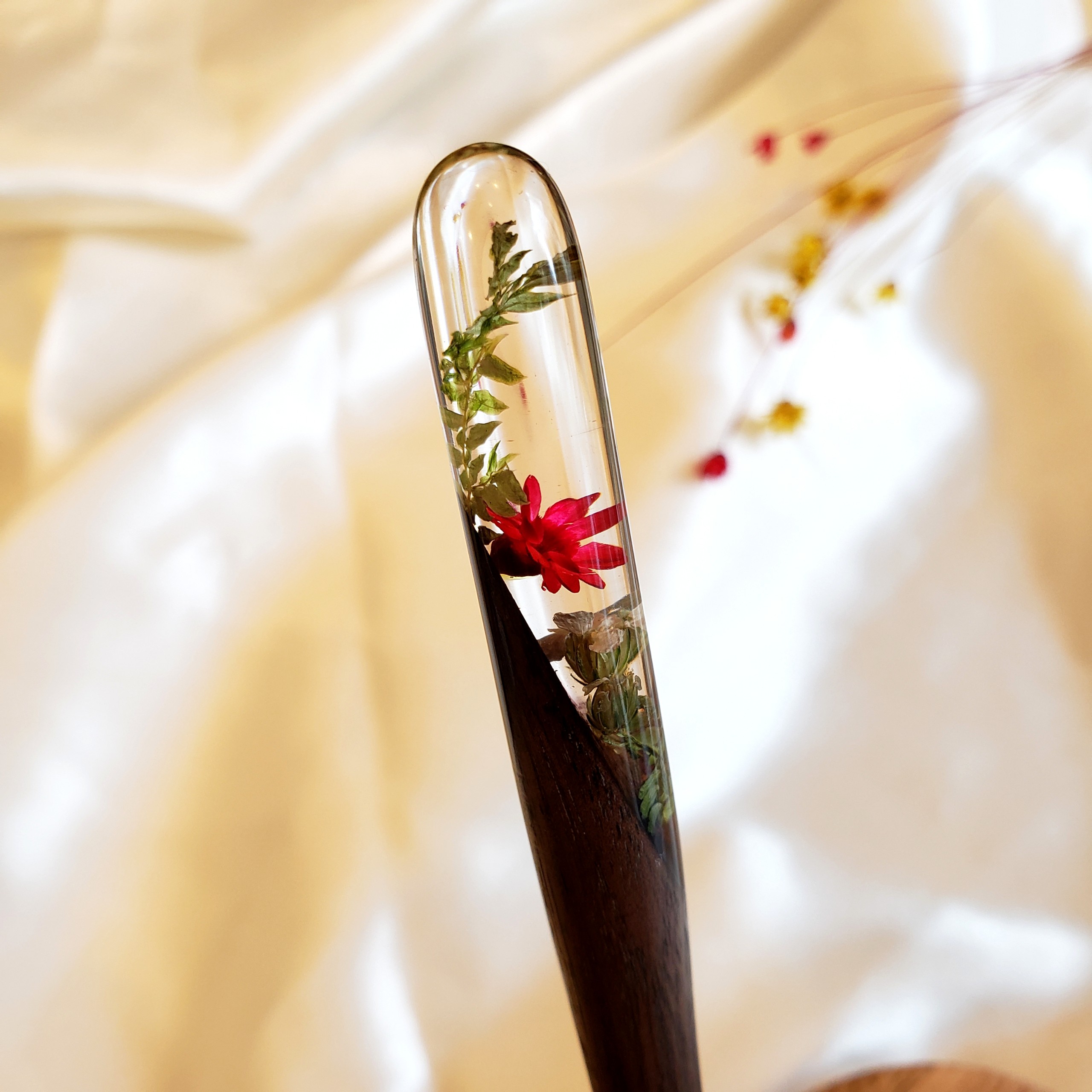 BÍ MẬT TRONG CHIẾC TRÂM CÀI TÓC