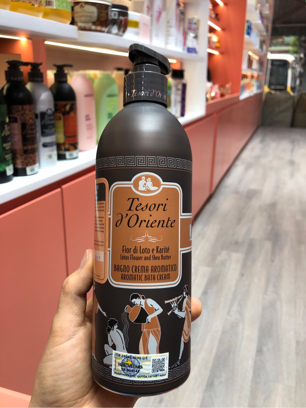 Sữa Tắm Tesori 500ml hoa sen