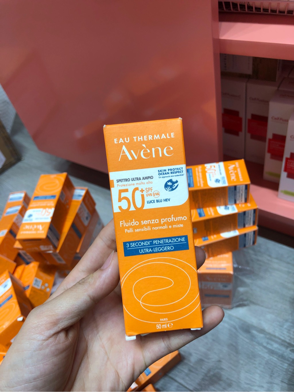 Kem chống nắng Avene vạch xanh