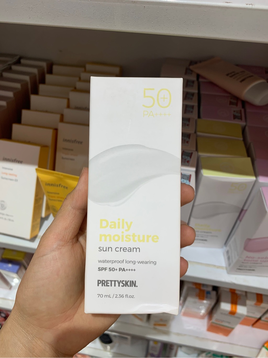 KEM CHỐNG NẮNG PRETTSKIN VÀNG