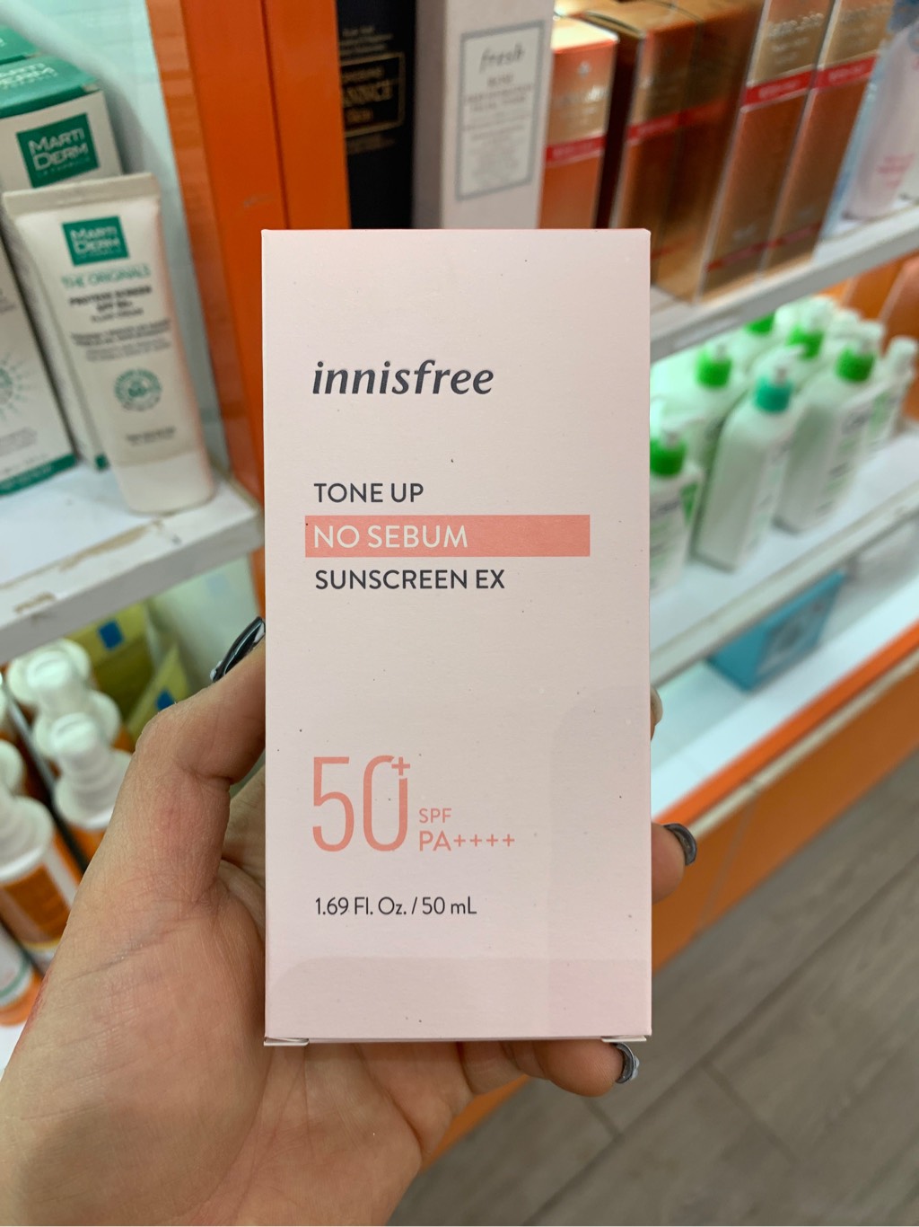 KEM CHỐNG NẮNG INNISFREE NO SEBUM MỚI