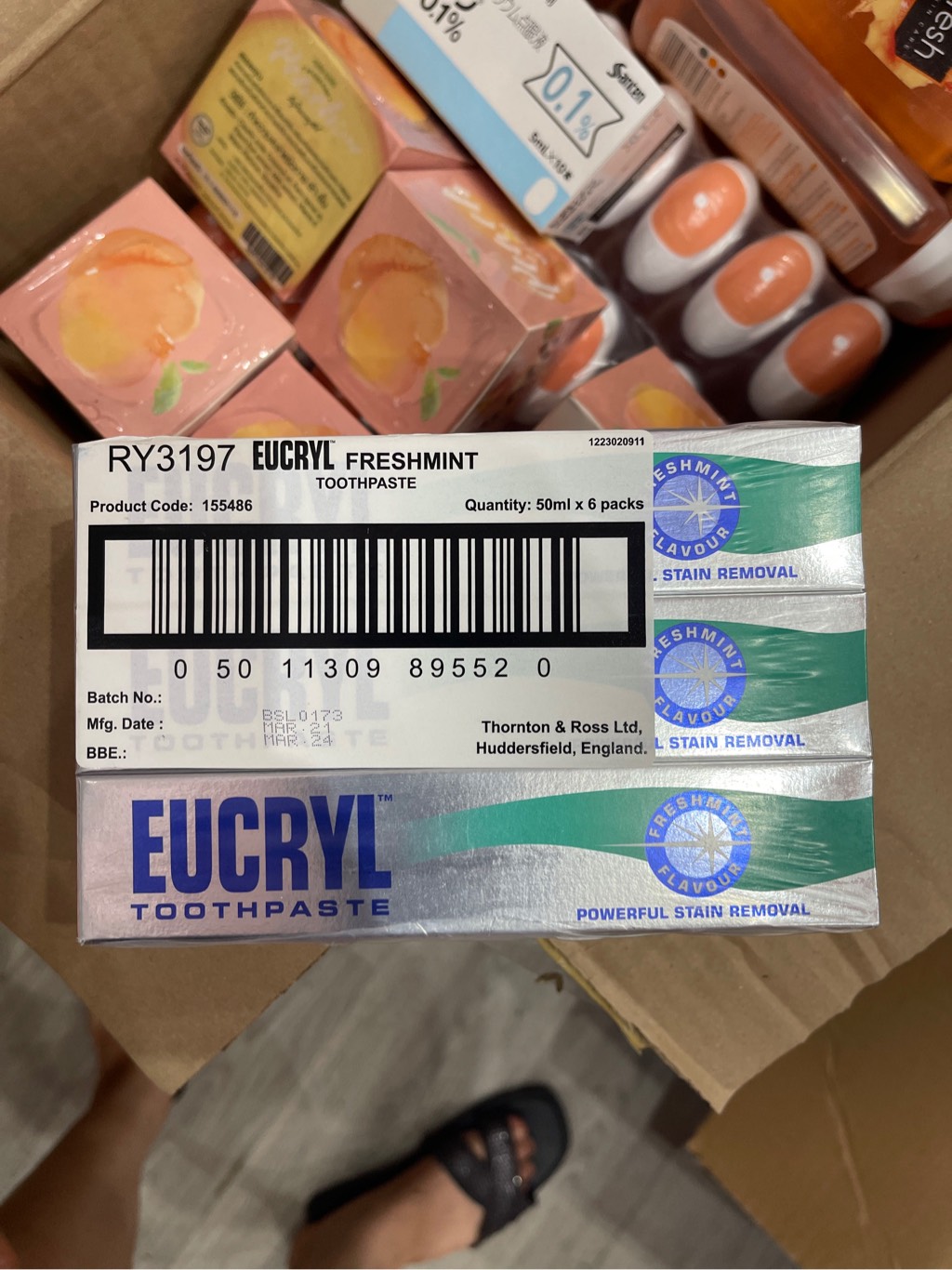 Kem trắng răng Eucryl