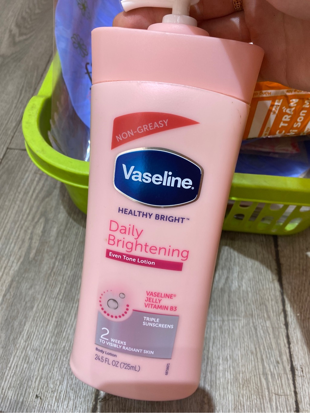 DƯỠNG THỂ VASELINE HỒNG 725ML