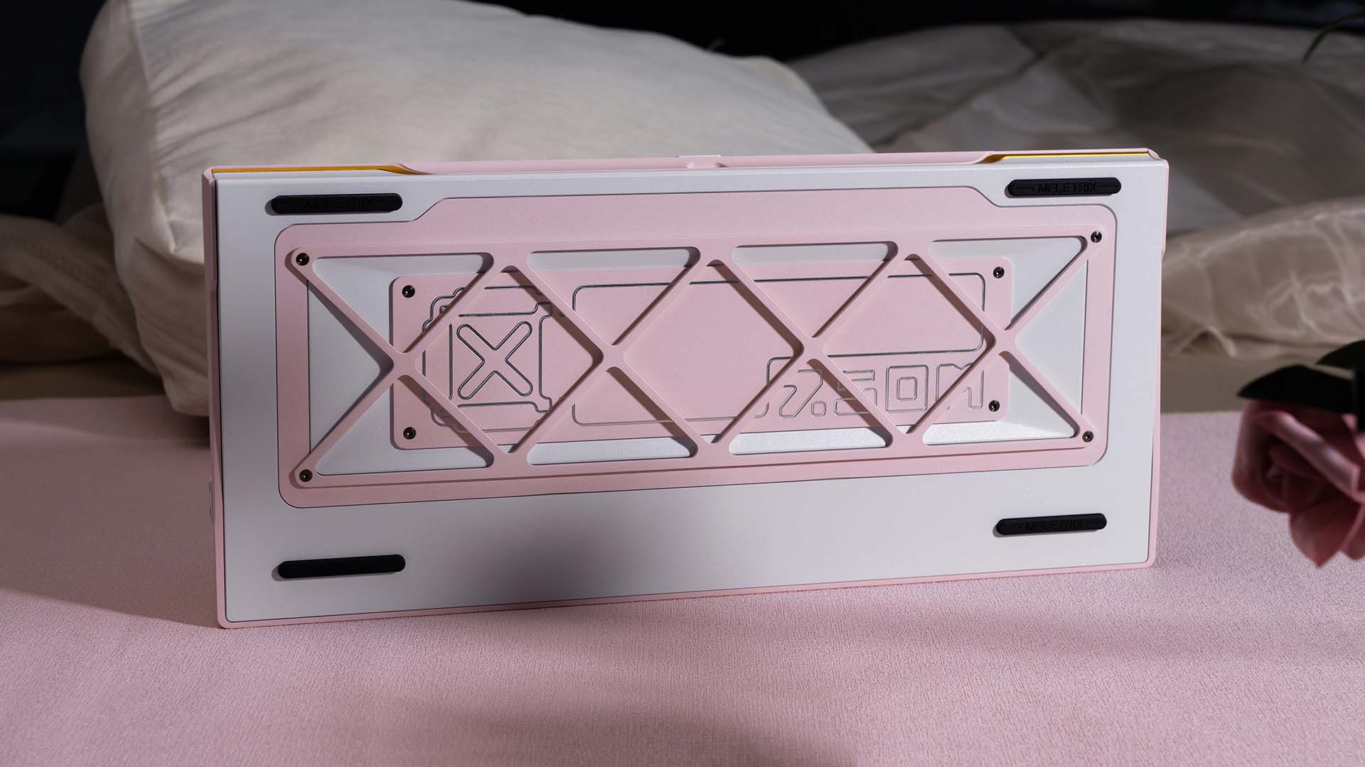[In Stock] Zoom75 Tiga - Strawberry Icecream