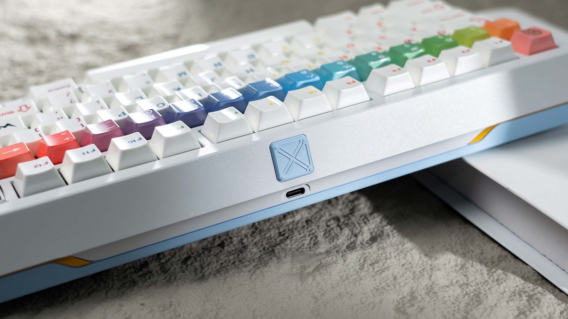 [In Stock] Zoom75 Tiga - White