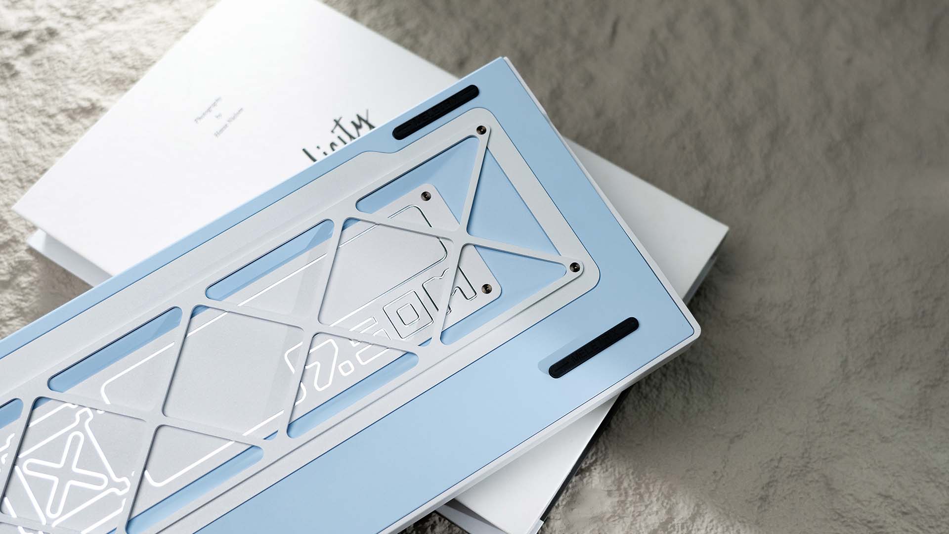 [In Stock] Zoom75 Tiga - White
