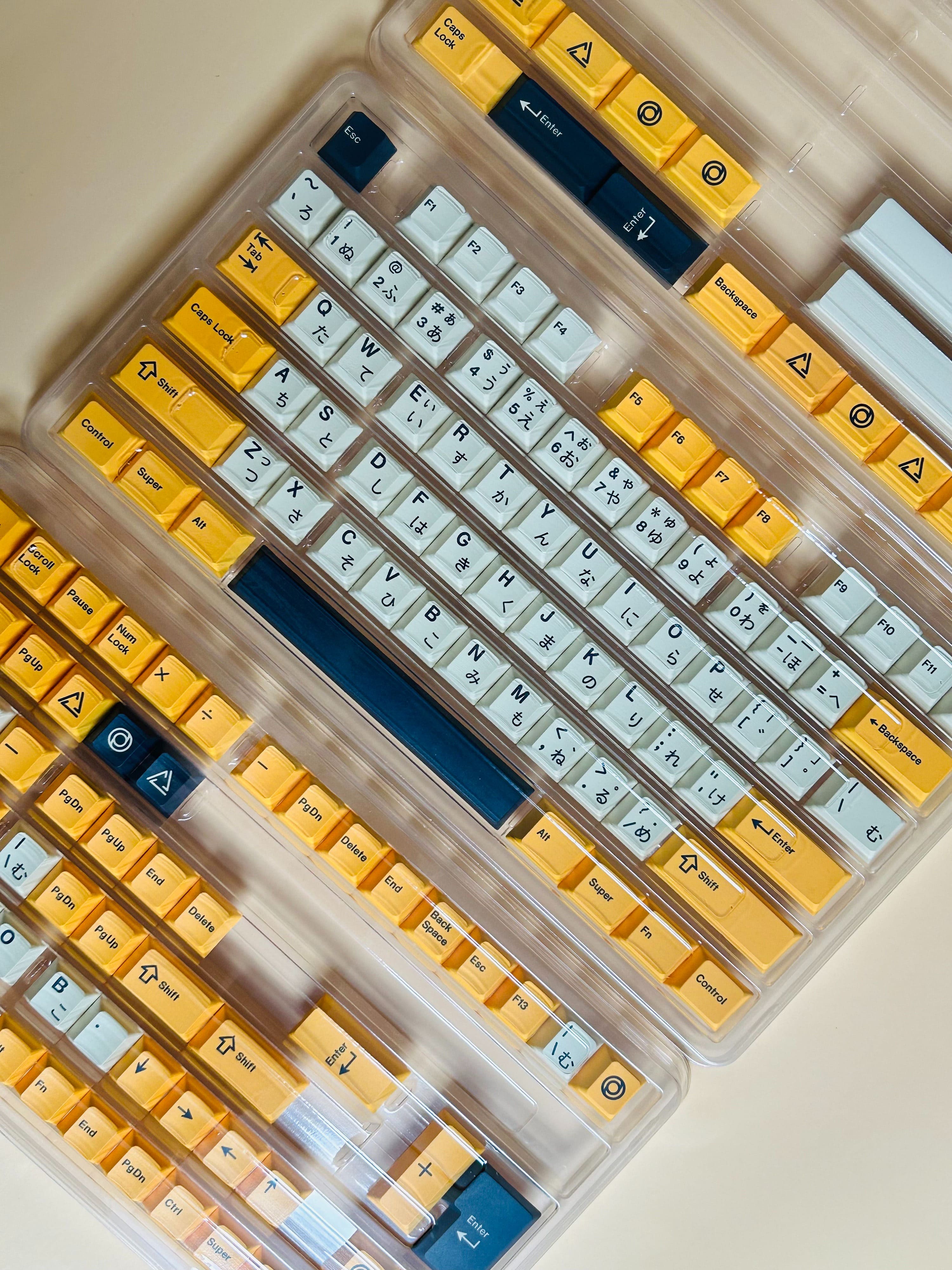 Keycap Walker Cherry Celery Summer PBT Dyesub - Tiếng Anh