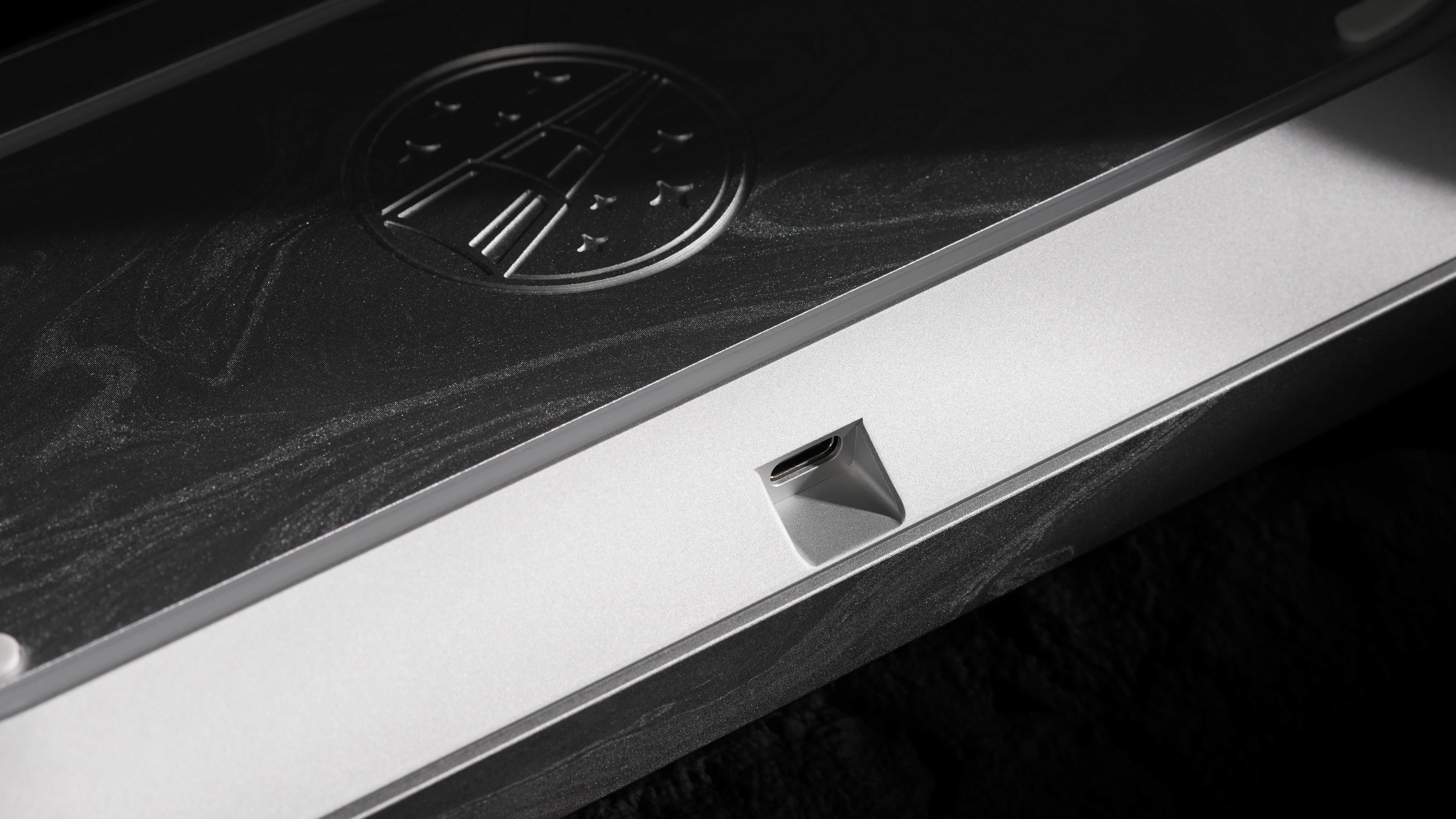 [GB] Zoom64 Mechanial Keyboard Kit - Forged Flow