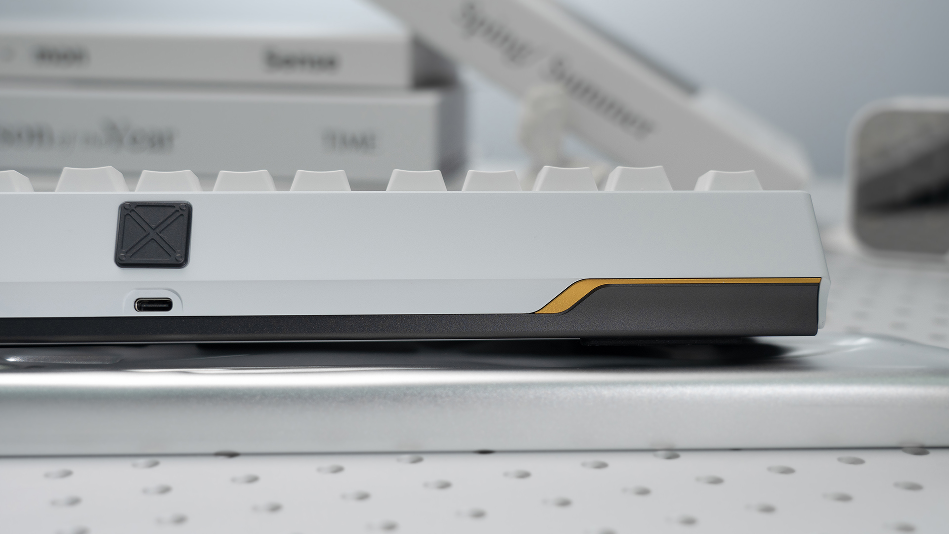[In Stock] Zoom75 Tiga - E-White