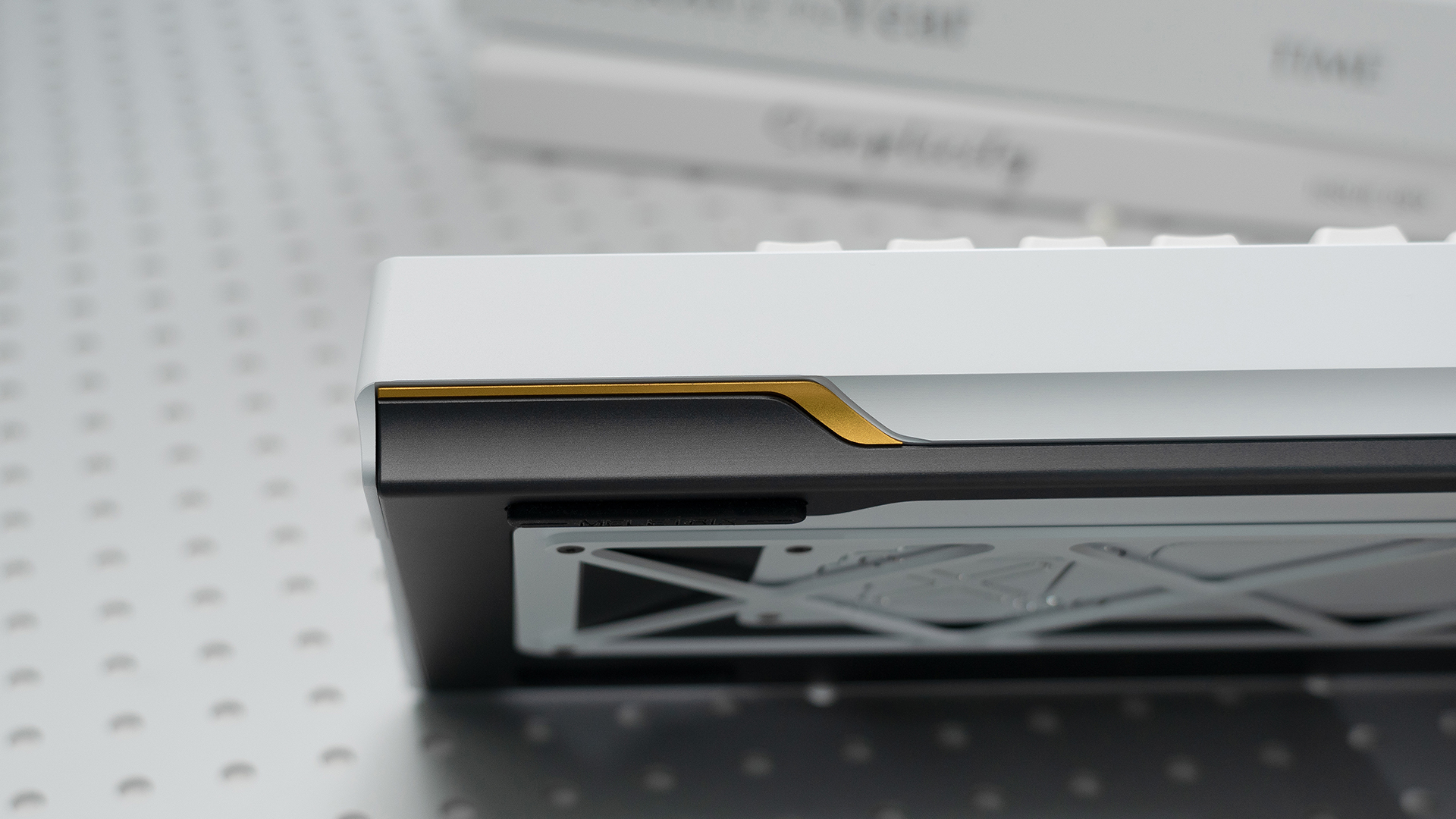 [In Stock] Zoom75 Tiga - E-White