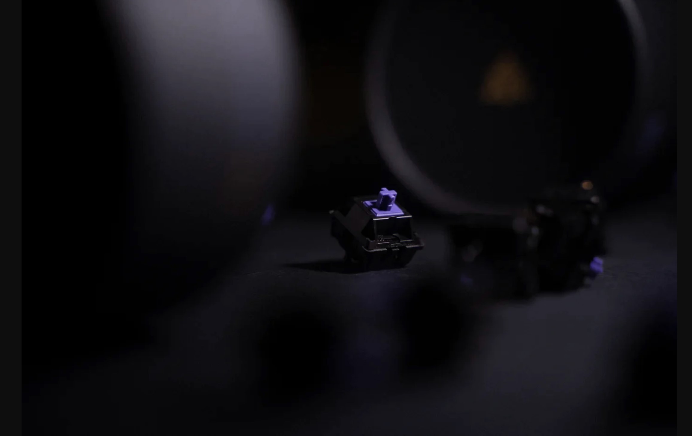 [In Stock] Switch Linear Vertex V1