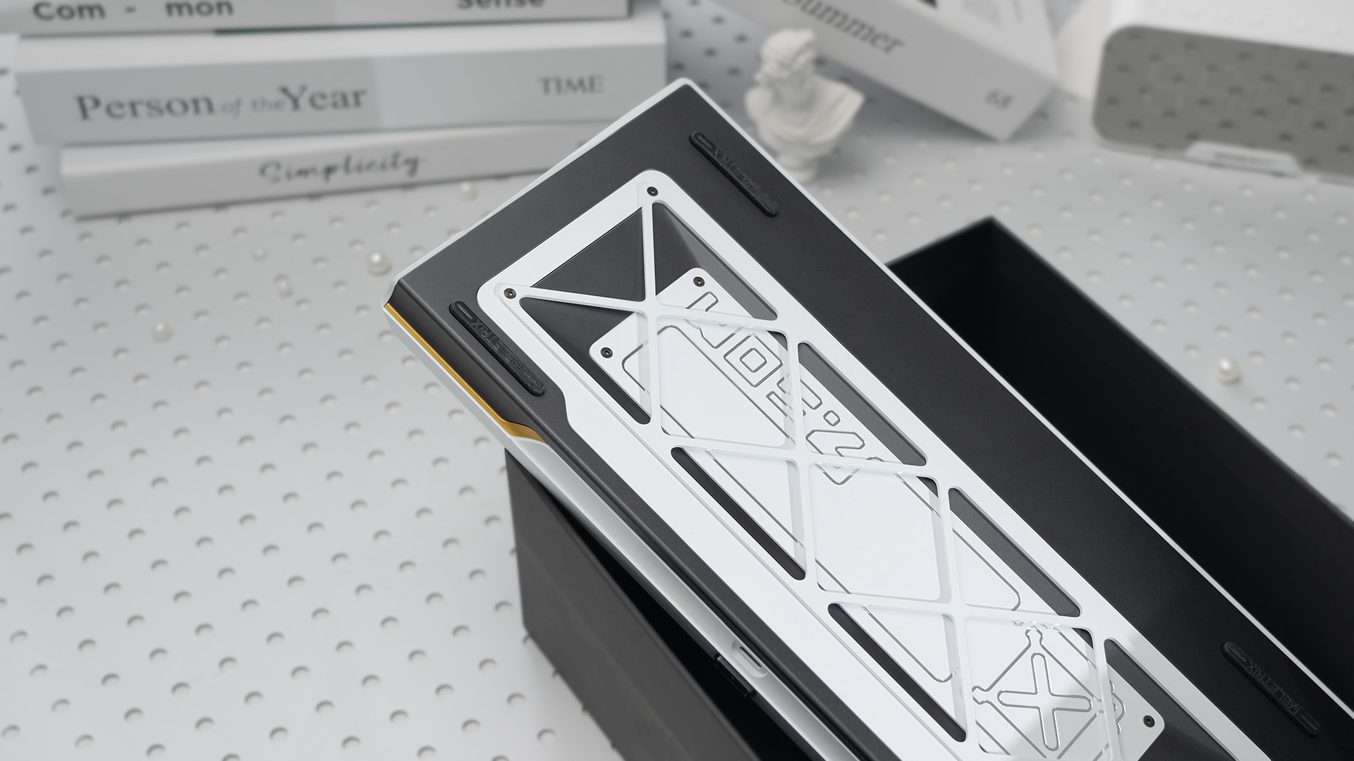 [In Stock] Zoom75 Tiga - E-White
