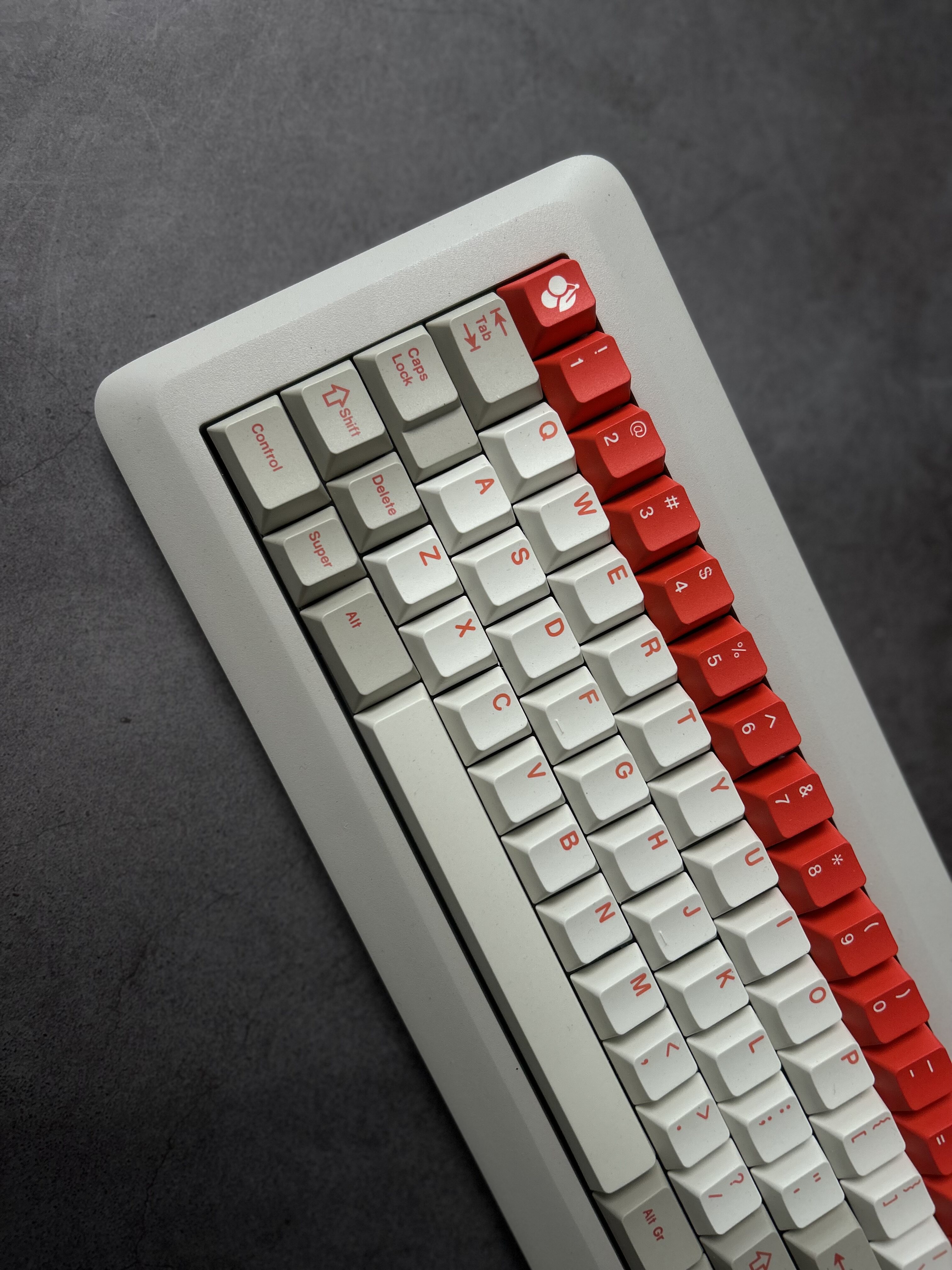 [In Stock] Keycap Walker Red Alert Cherry PBT Dyesub